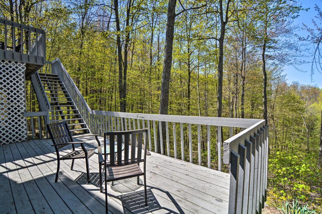 Resort-Style Harbor Springs Home With 2 Decks! Kültér fotó